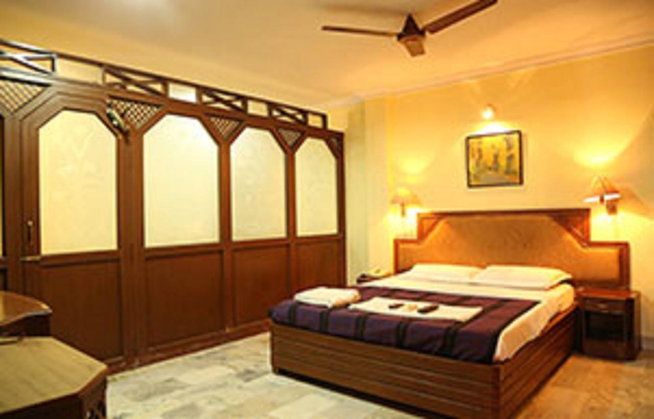 Golden Tower Hotel Chennai Exterior photo